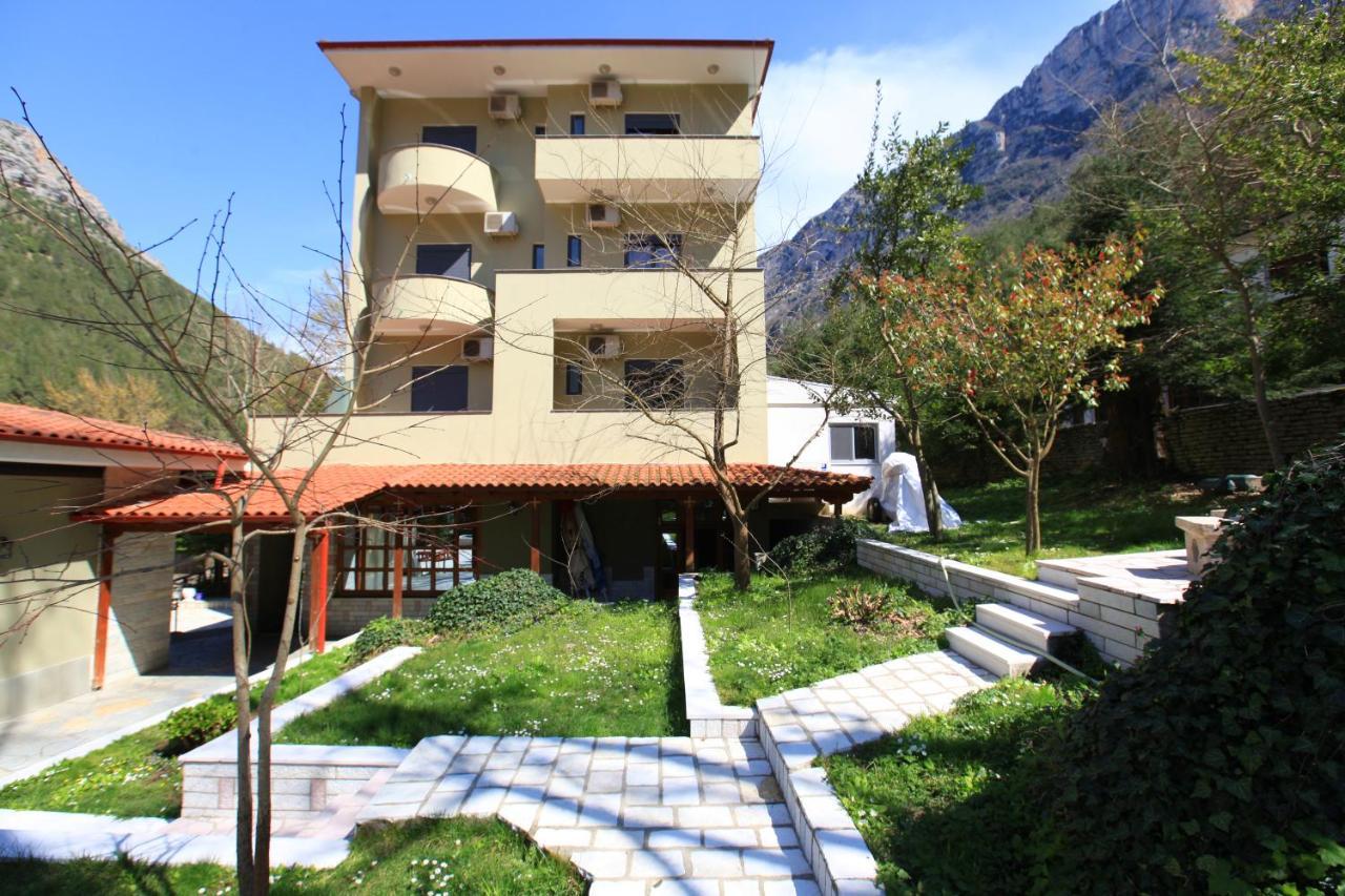 Hotel Gryka E Kelcyres Exterior photo