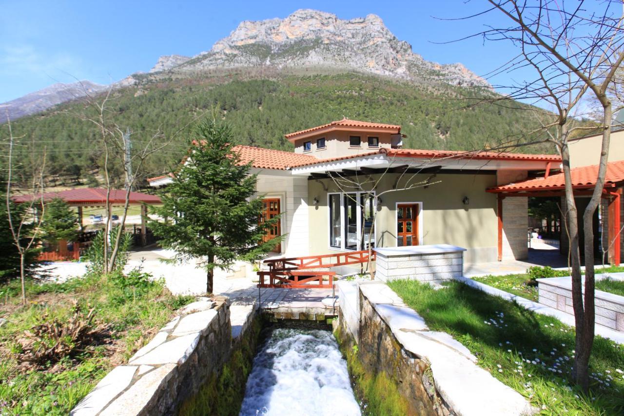 Hotel Gryka E Kelcyres Exterior photo