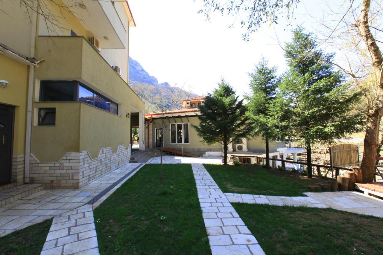 Hotel Gryka E Kelcyres Exterior photo