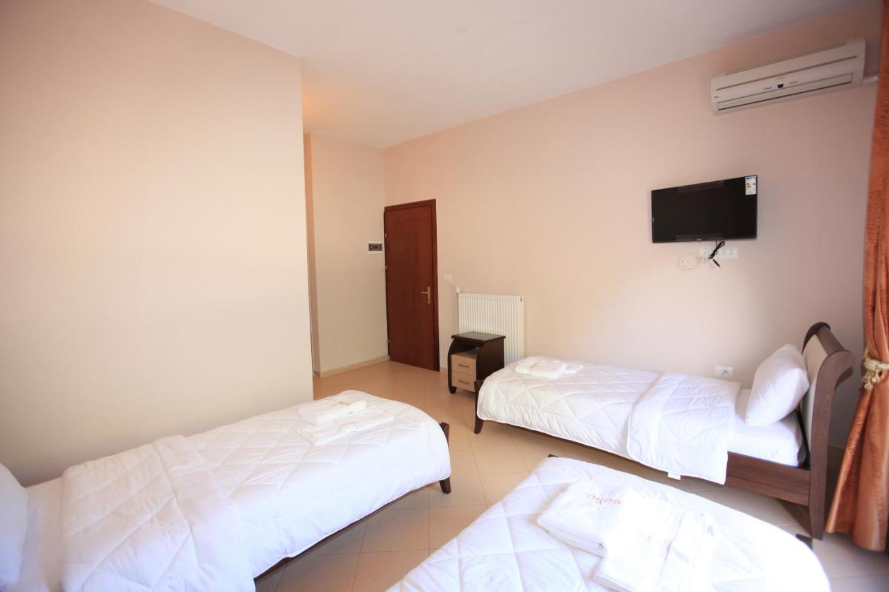 Hotel Gryka E Kelcyres Exterior photo
