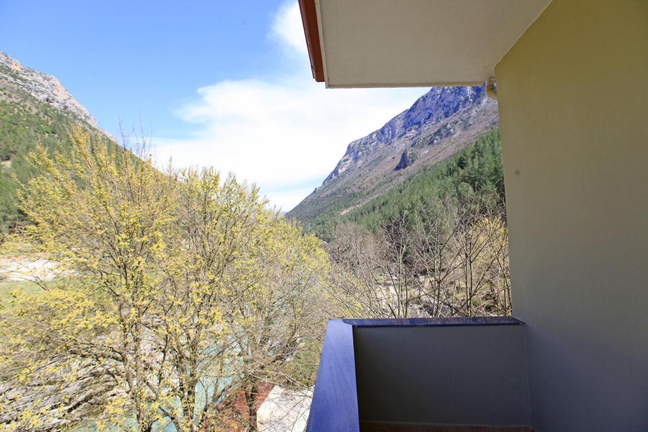 Hotel Gryka E Kelcyres Exterior photo
